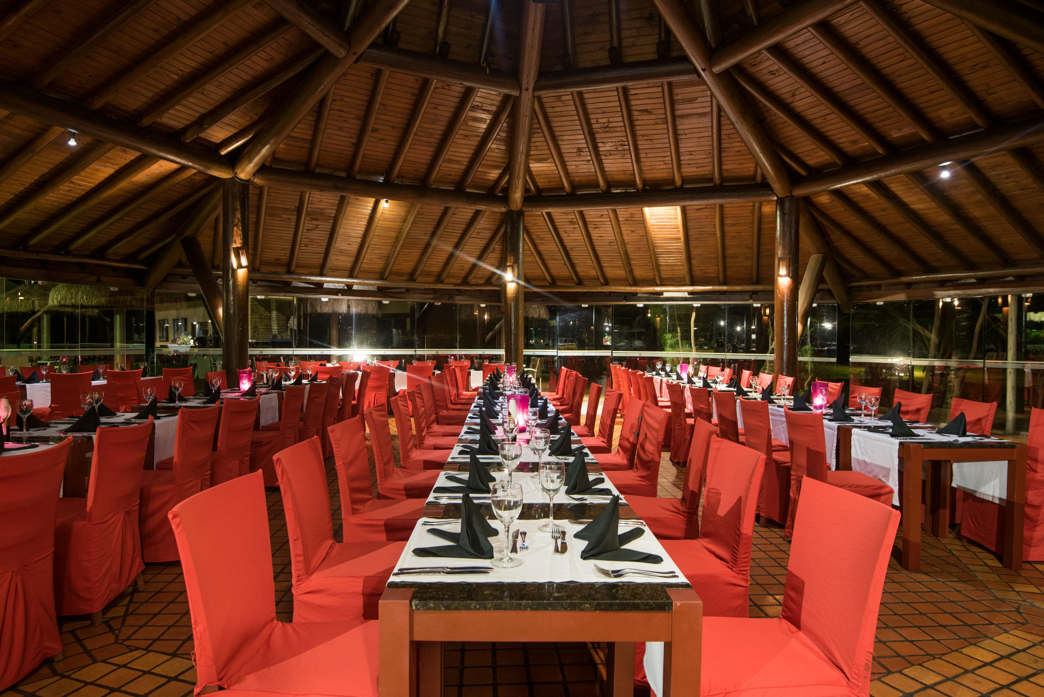 Vila Gale Resort Mares Guarajuba Exterior foto The restaurant at the resort