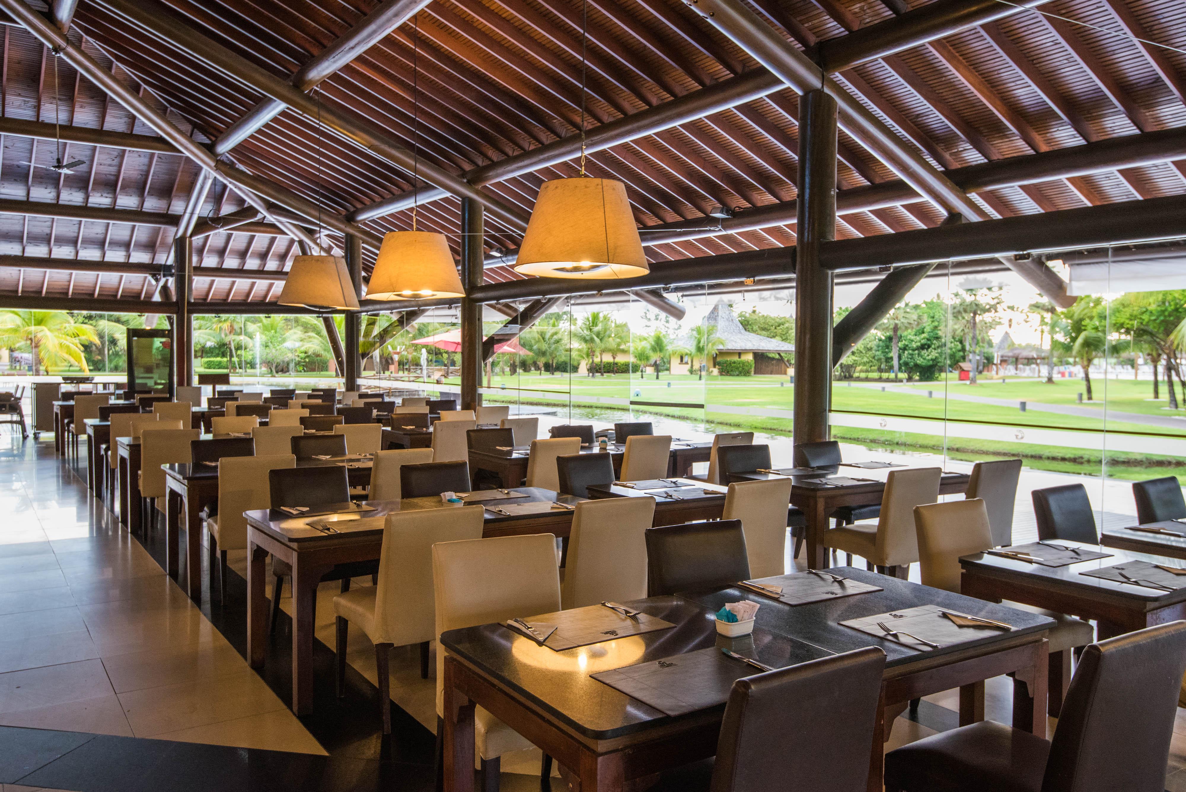 Vila Gale Resort Mares Guarajuba Exterior foto The restaurant at the resort