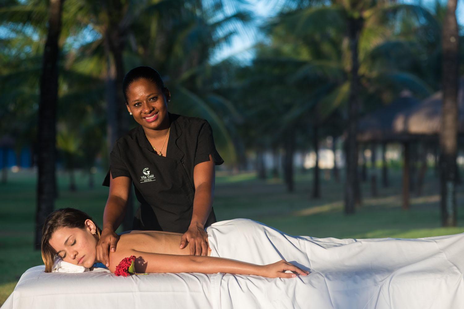 Vila Gale Resort Mares Guarajuba Exterior foto Massage at a spa